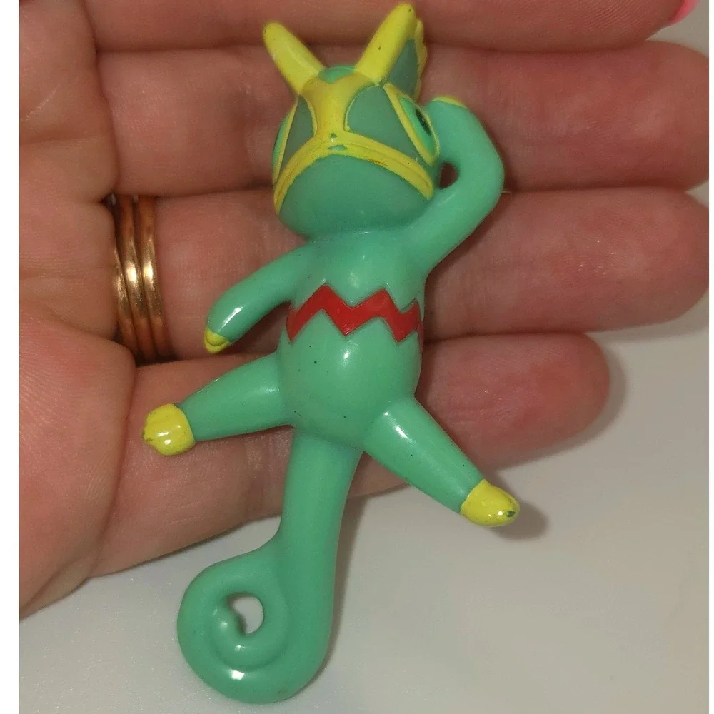 2002 Wendy's Pokemon Kecleon Kids Meal Toy Nintendo Hasbro Figure